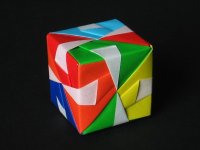 Origami Durchdrungener Würfel aus sechs Modulen