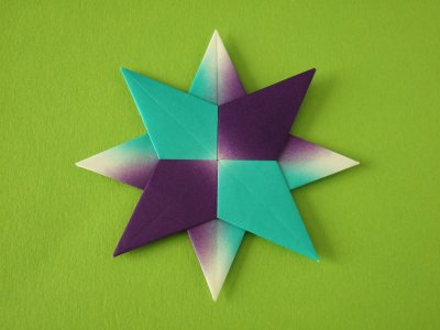 Achtzackstern aus Origami Papier