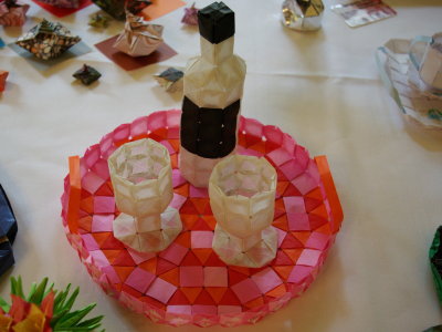 Origami Flasche und Gläser