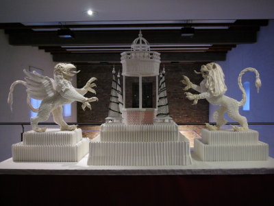 Tischbrunnen gefaltet aus Leinen