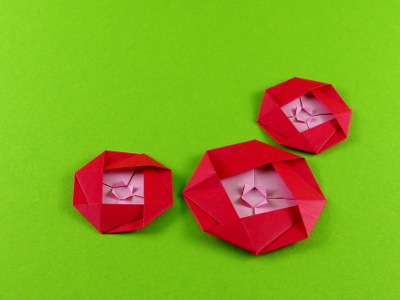 Origami Kamelie aus Origami Papier