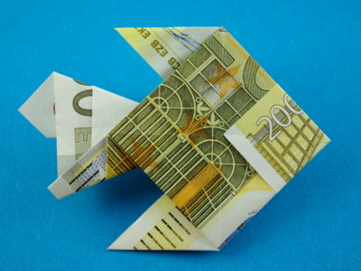 Origami Goldfisch aus einem Geldschein