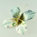 Origami Schmetterling aus zwei Geldscheinen
