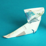 Origami Stiefel aus je einem Geldschein als Geldgeschenk