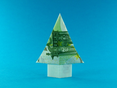 Origami Tannenbaum aus einem Geldschein