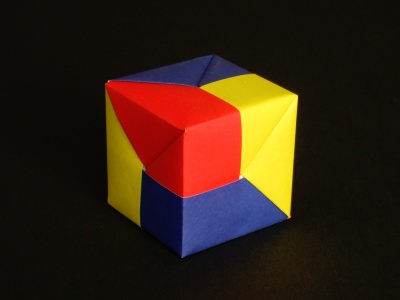 Origami Tomoko Fuse Würfel aus zwölf Modulen