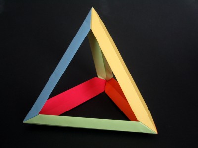 Origami Tetraeder aus sechs Modulen