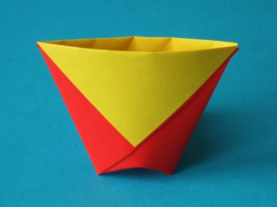 Origami Becher aus Duocolor Origami Papier