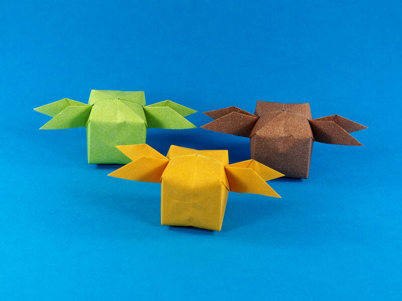 Origami Geflügelte Wasserbombe aus Origami Papier