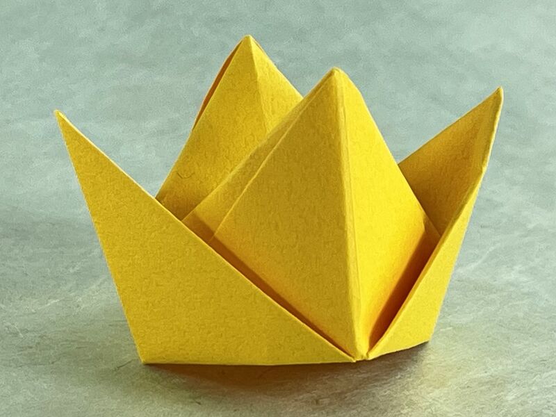 Origami Krone aus Washi