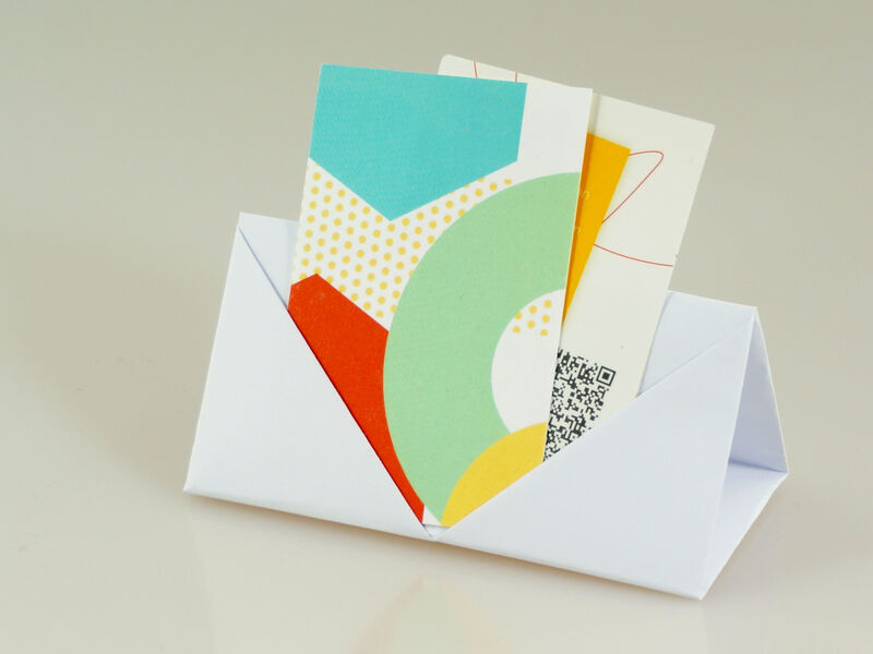 Origami Visitenkartenständer aus Druckerpapier