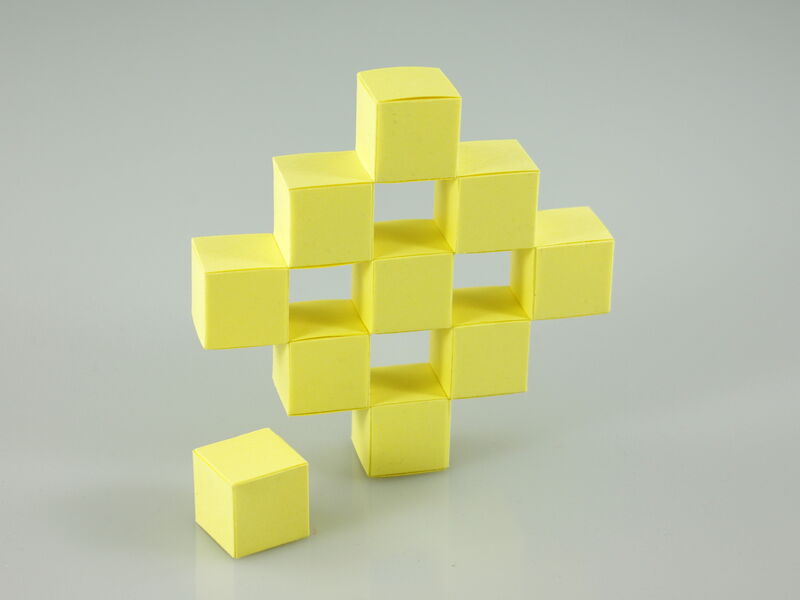 Origami Wabbelwand aus 30 Papierstreifen