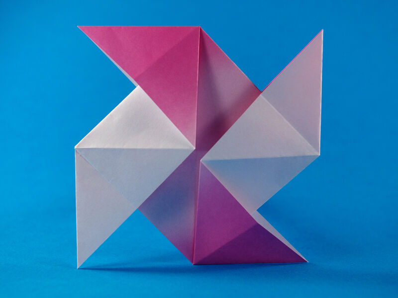 Buntes Origami Windrad aus Origami Papier