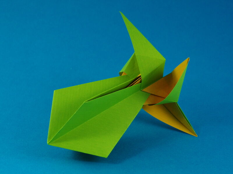 Origami Wirbelwind aus zwei Blatt Origami Papier
