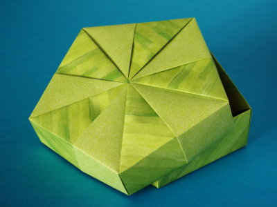 Origami Fünfeckschachtel aus Origami Papier