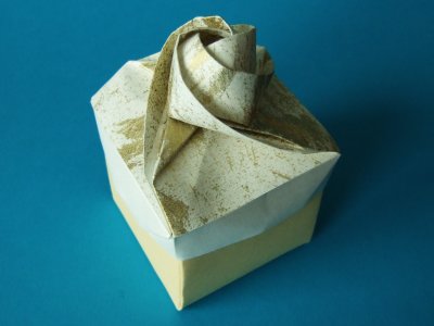 Origami Rosendeckel aus Washi