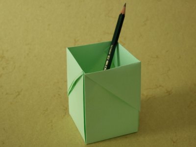 Origami Stiftebox aus DIN A4 Papier