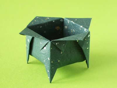Origami Wassertank aus Washi