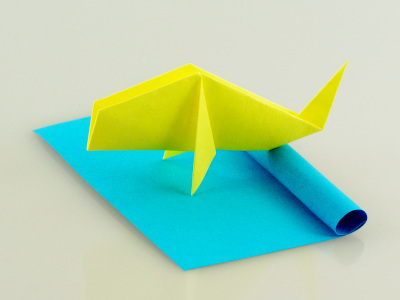 Origami Karpfen aus einer Haftnotiz