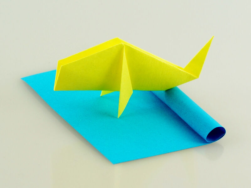 Origami Karpfen aus einer Haftnotiz