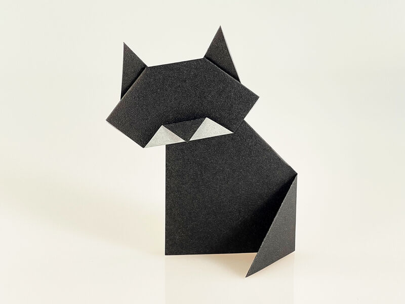 Origami Schwarze Katze aus Origami-Papier
