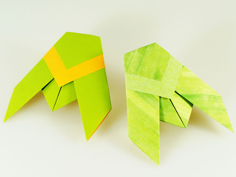 Origami Zikade aus Duocolor-Papier