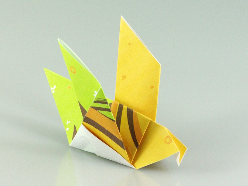 Origami Taube aus Druckerpapier
