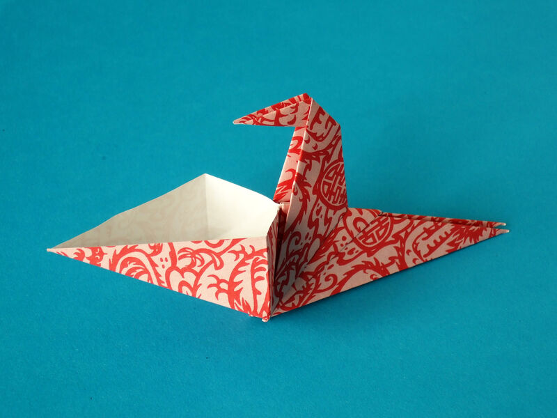 Origami Trinkender Vogel aus Origami Papier